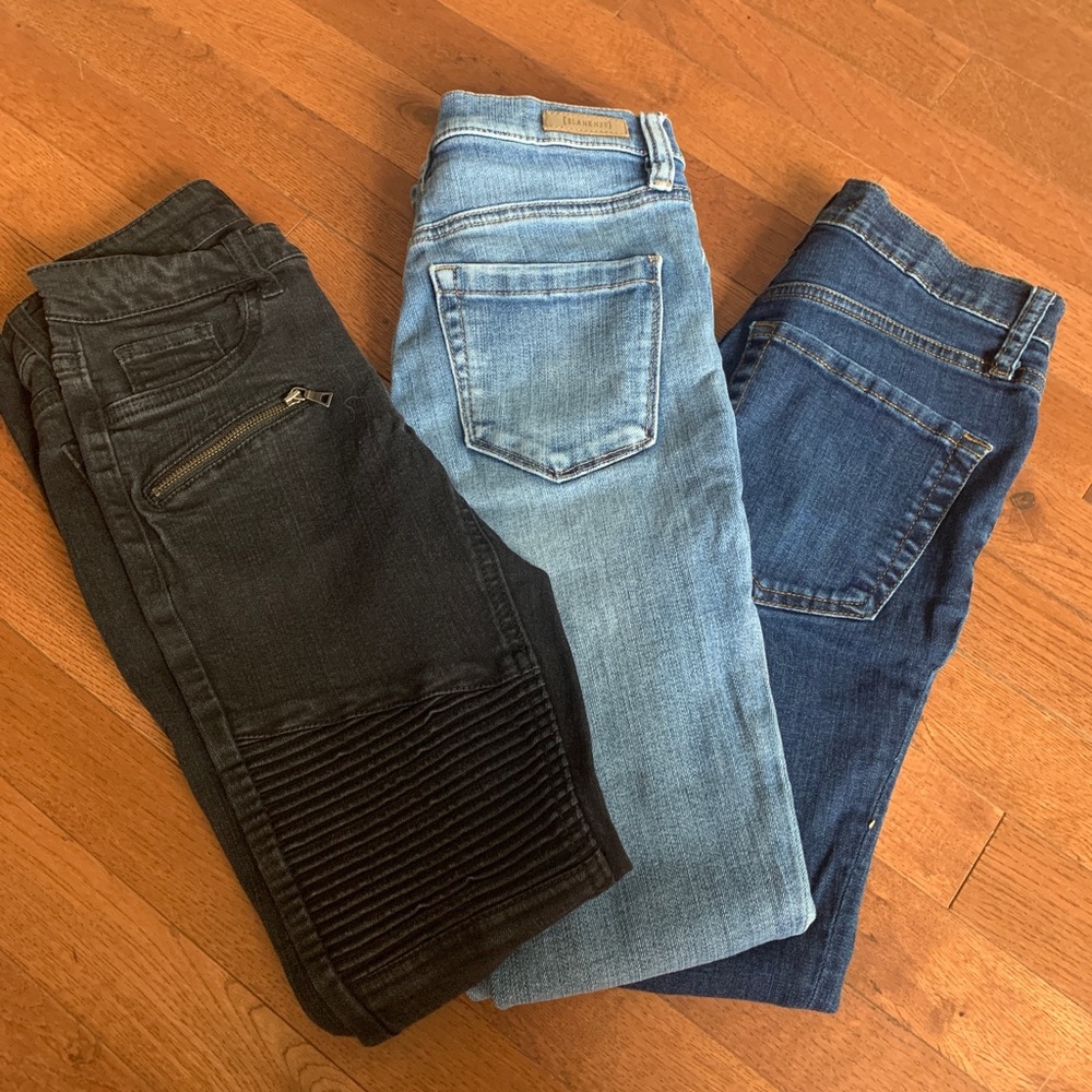 BUNDLE OF 3 PAIRS OF SKINNY JEANS.